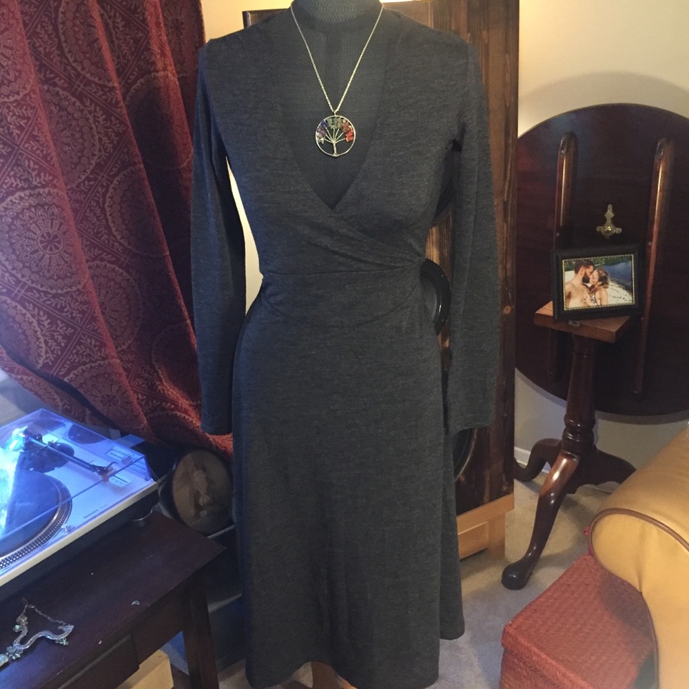 Banana Republic Gorgeous Wool Blend Wrap S - Picture 3 of 8